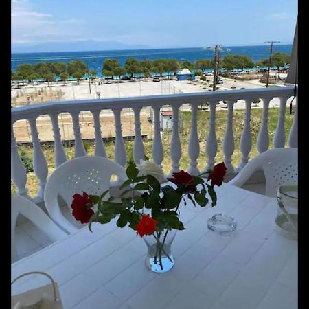 Seasmiles Apartamento Akrata Exterior foto